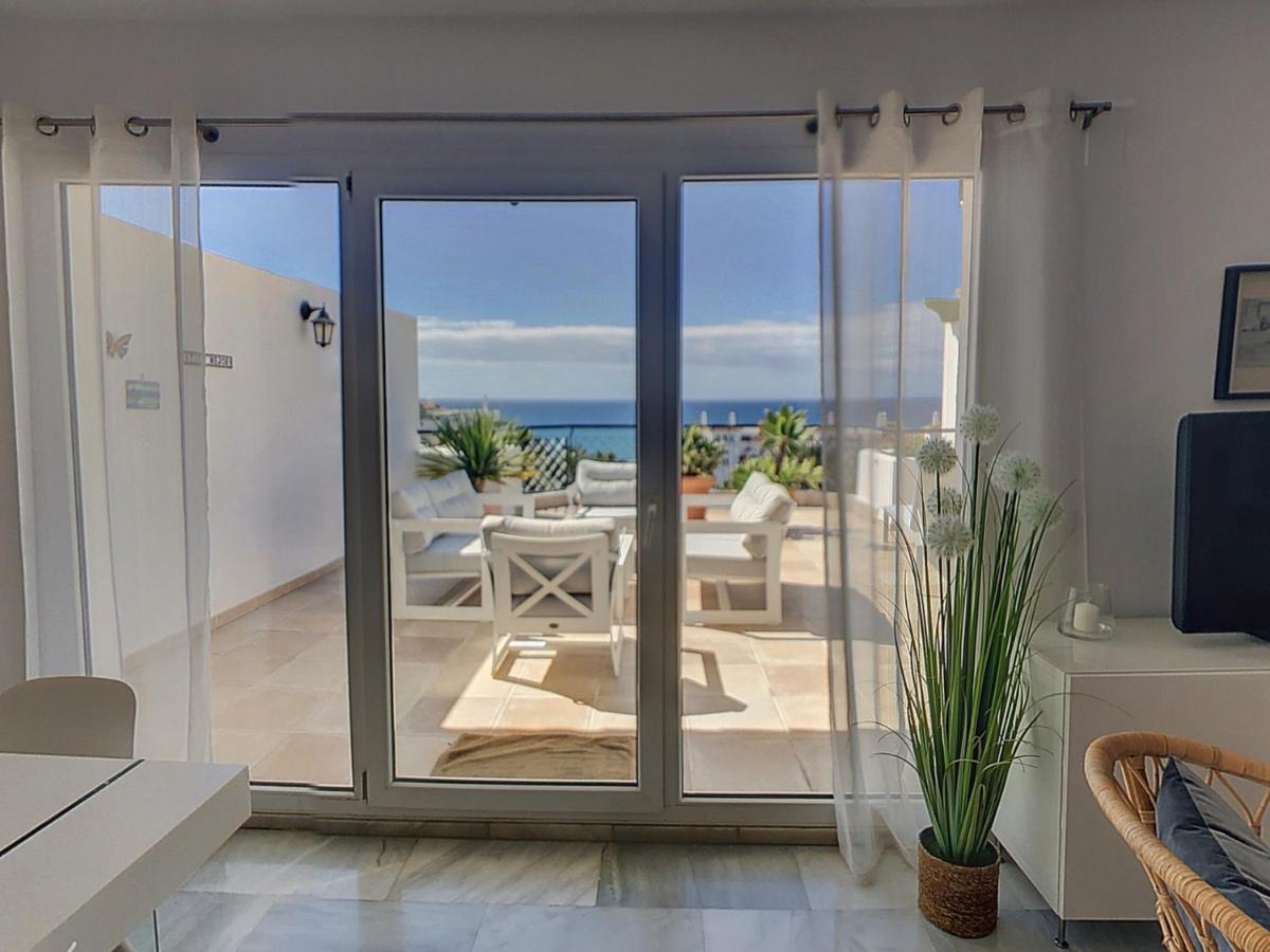 Frontline Beach Penthouse In Mi Capricho Sitio de Calahonda Dış mekan fotoğraf