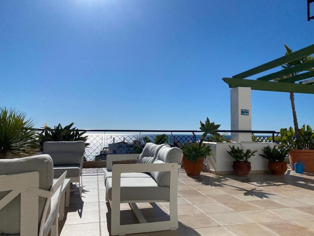 Frontline Beach Penthouse In Mi Capricho Sitio de Calahonda Dış mekan fotoğraf