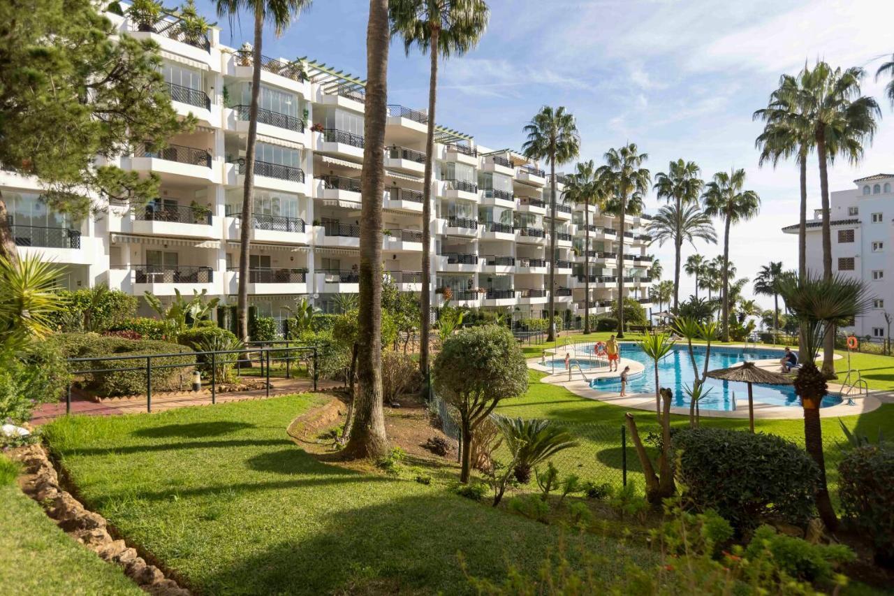 Frontline Beach Penthouse In Mi Capricho Sitio de Calahonda Dış mekan fotoğraf